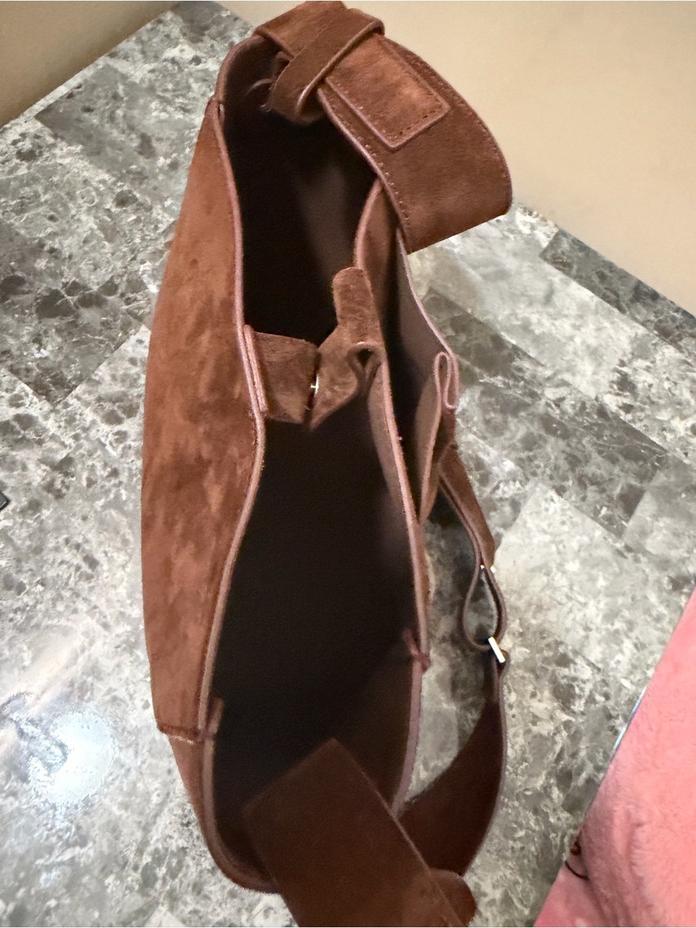 THE MINI STUDIO Everlane Brown Suede Crossbody Bag - Picture 13 of 15